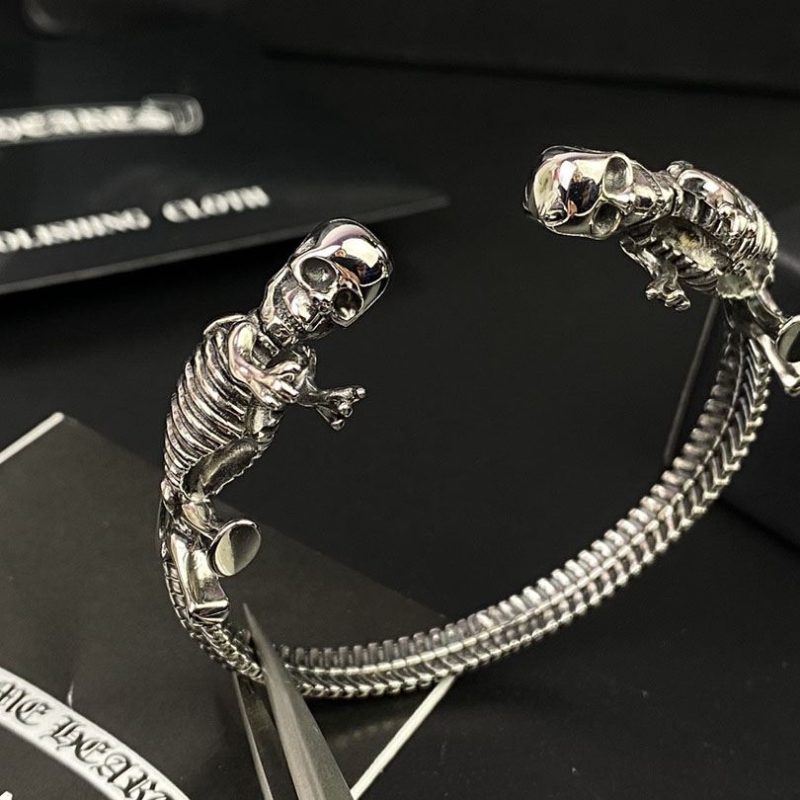 Ch**me He**ts bracelets